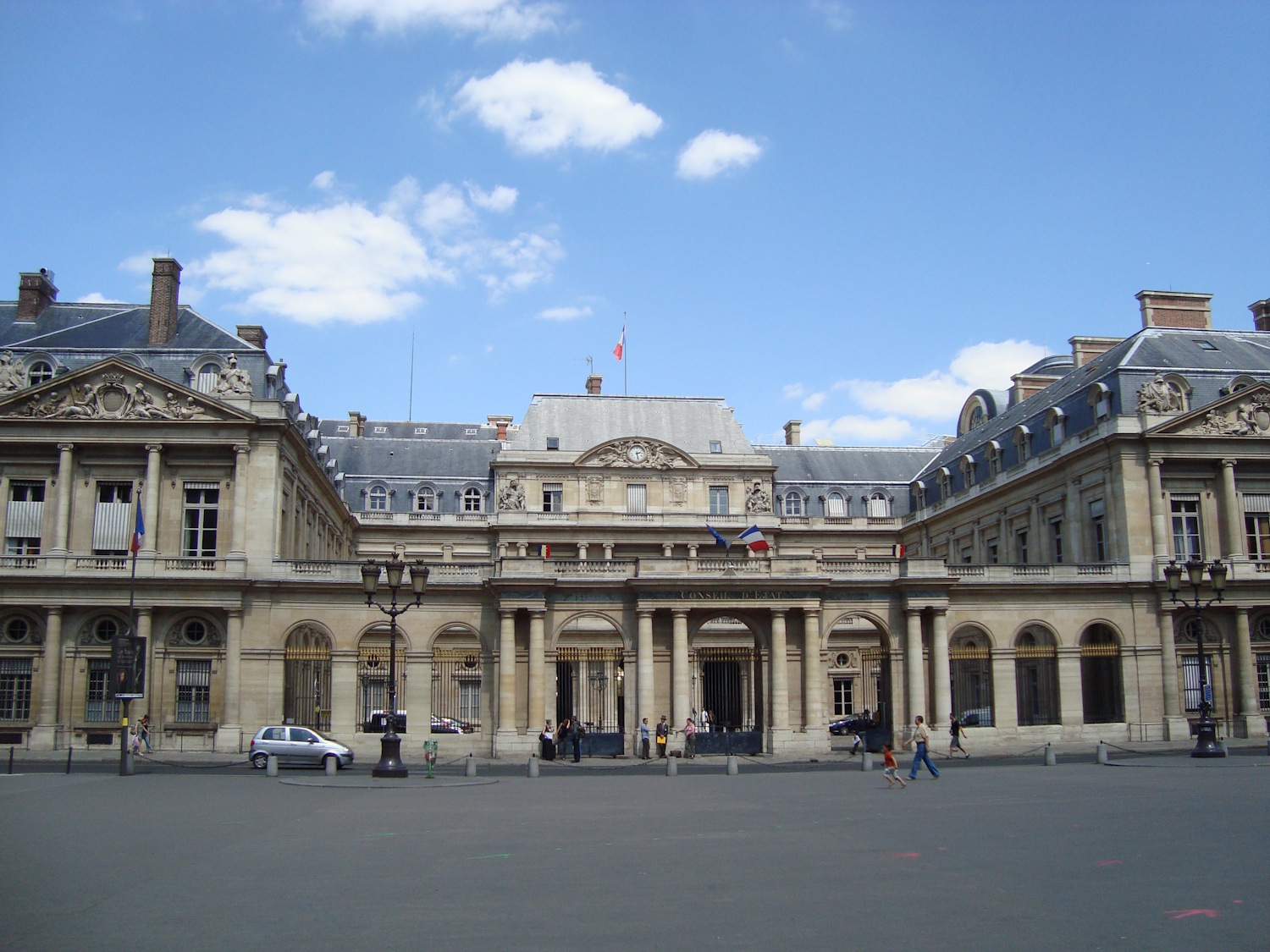 Les secteurs de la création saluent l’avis du Conseil d’Etat qui confirme la robustesse de la propositon de loi du Sénat relative à la présomption d’utilisation des oeuvres par les systèmes d’IA